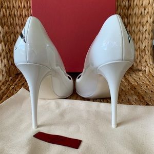 vltn white pumps